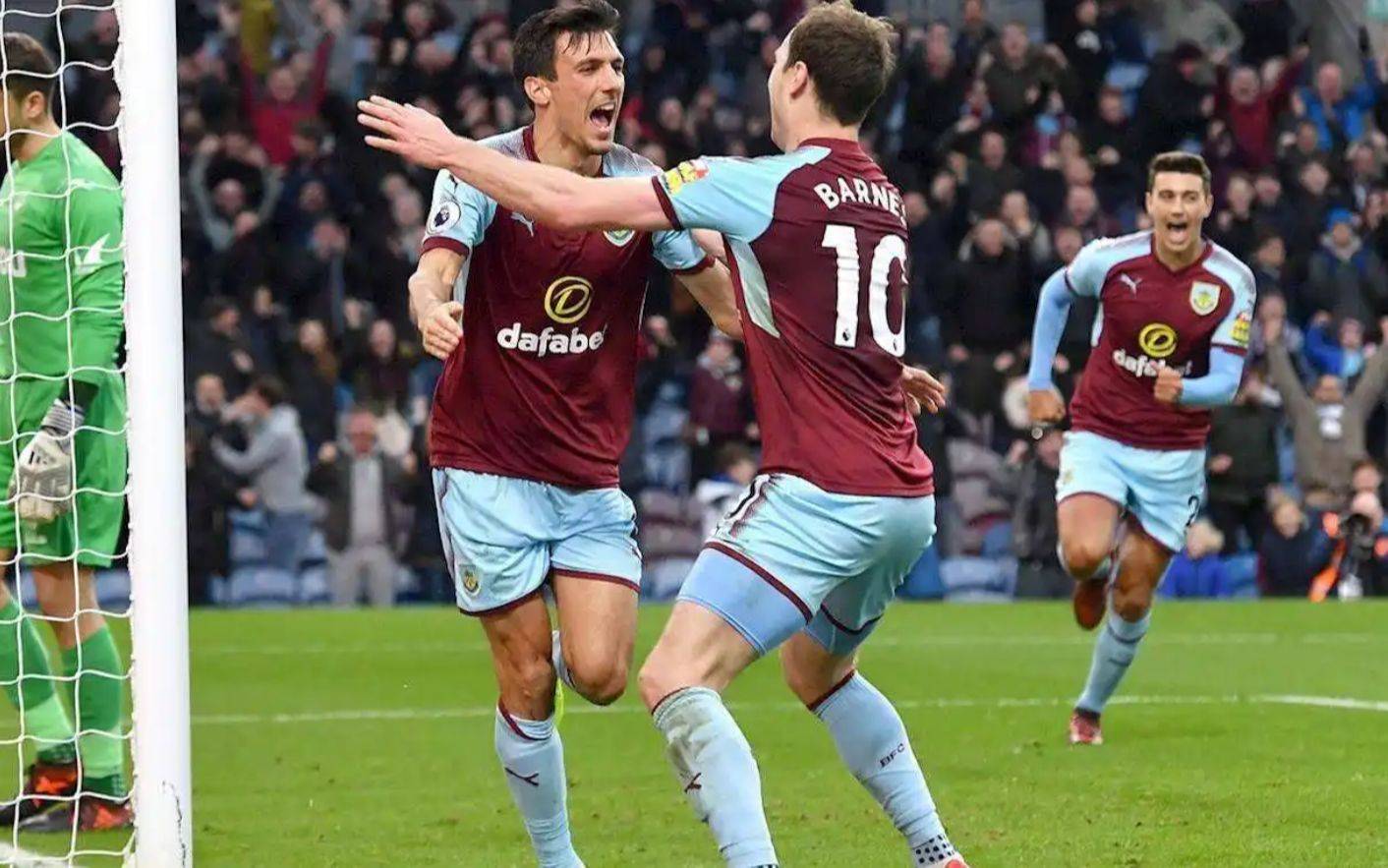 伯恩利中场连续比赛出场，表现稳定